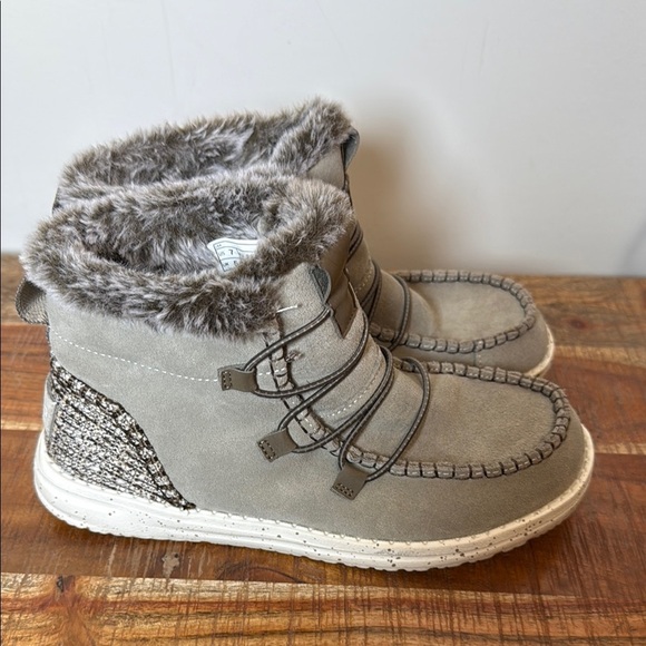 Hey Dude Shoes - Hey Dude Gray Fur-Lined Ankle Boots, Women’s 7